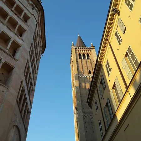 Key's House Apartman Parma